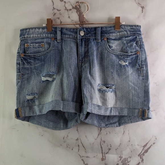 Aeropostale Shorts Womens 10 Boyfriend Distressed Light Acid Wash Cuffed Stretch - Picture 1 of 10